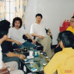 到达广州白云机场 ， 寄住台商友人 ， 施庆明家 及 安奉11 位妈祖法像
