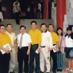 欢送妈祖文化交流团成员摄于天后宫前殿(二)